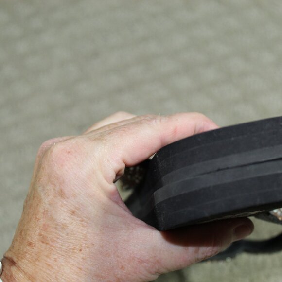 Yellow Box Women's Sz 6 Silver and Peach Bling Foam Sandals - Picture 5 of 6